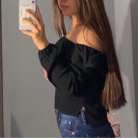 Off the shoulder Bebe - Picture 3 of 3